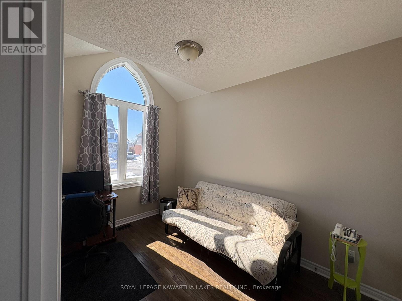 4 Maguire Street, Kawartha Lakes (Lindsay), Ontario  K9V 0L4 - Photo 10 - X12850514