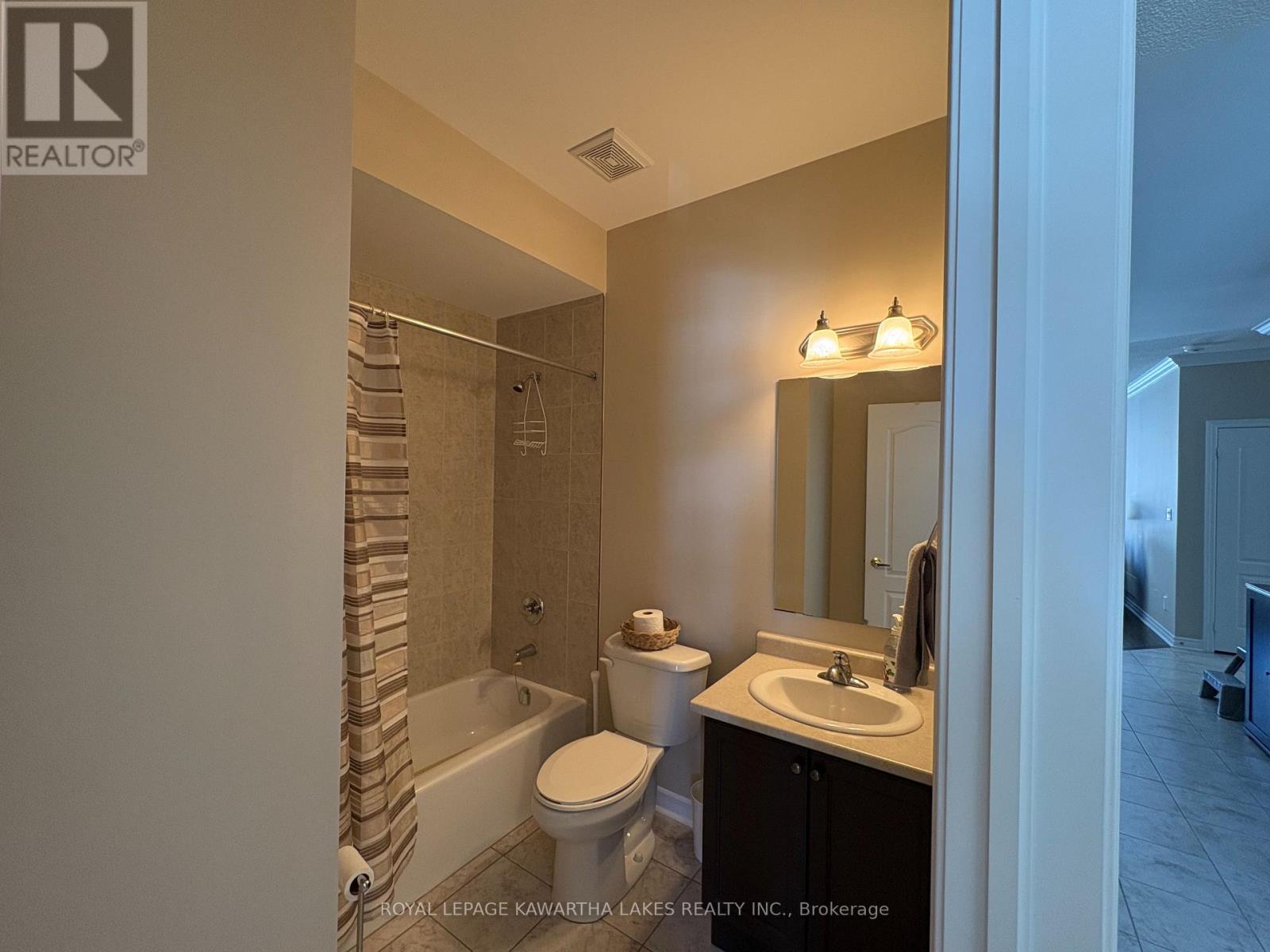 4 Maguire Street, Kawartha Lakes (Lindsay), Ontario  K9V 0L4 - Photo 12 - X12850514