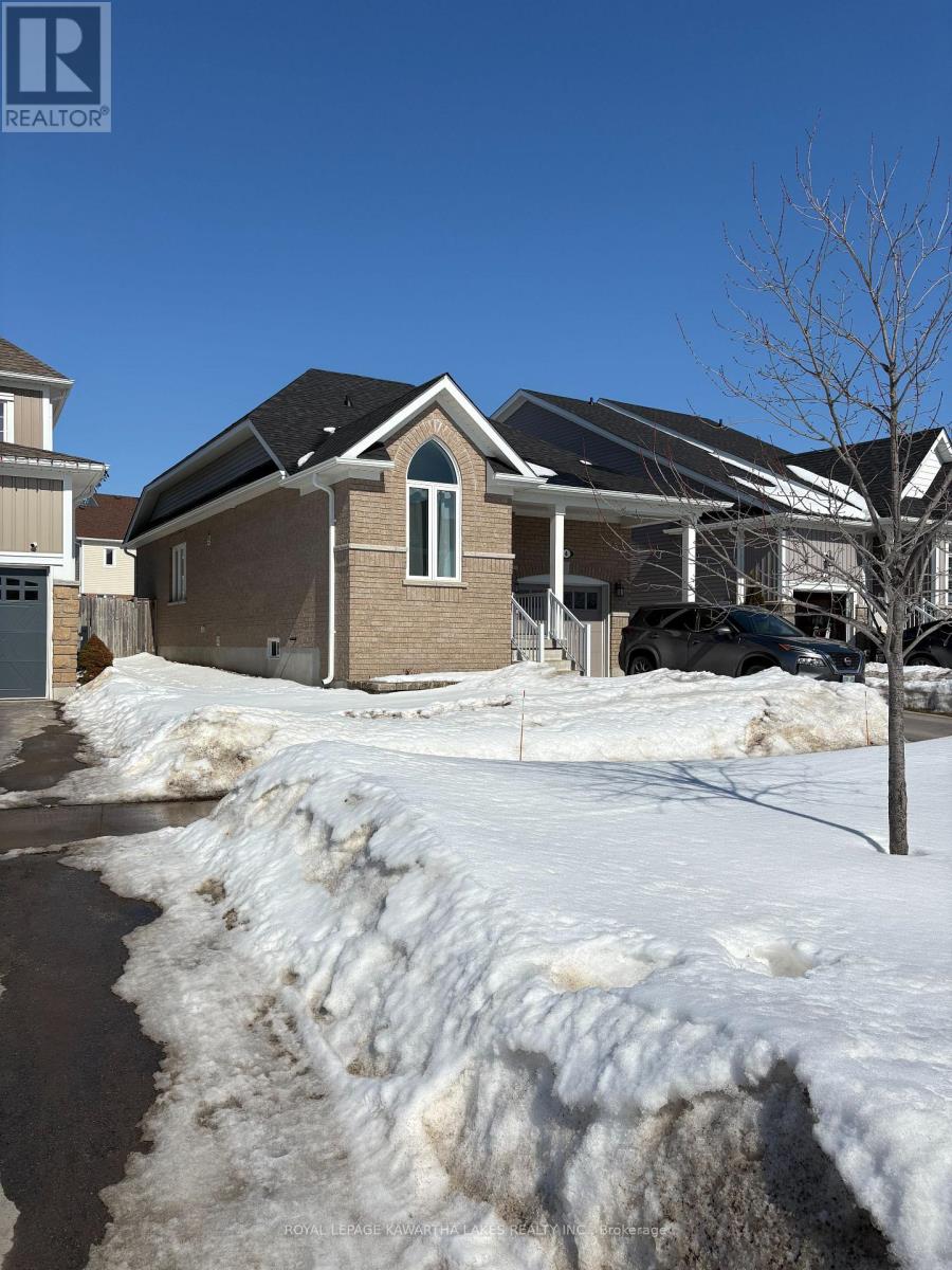 4 Maguire Street, Kawartha Lakes (Lindsay), Ontario  K9V 0L4 - Photo 3 - X12850514