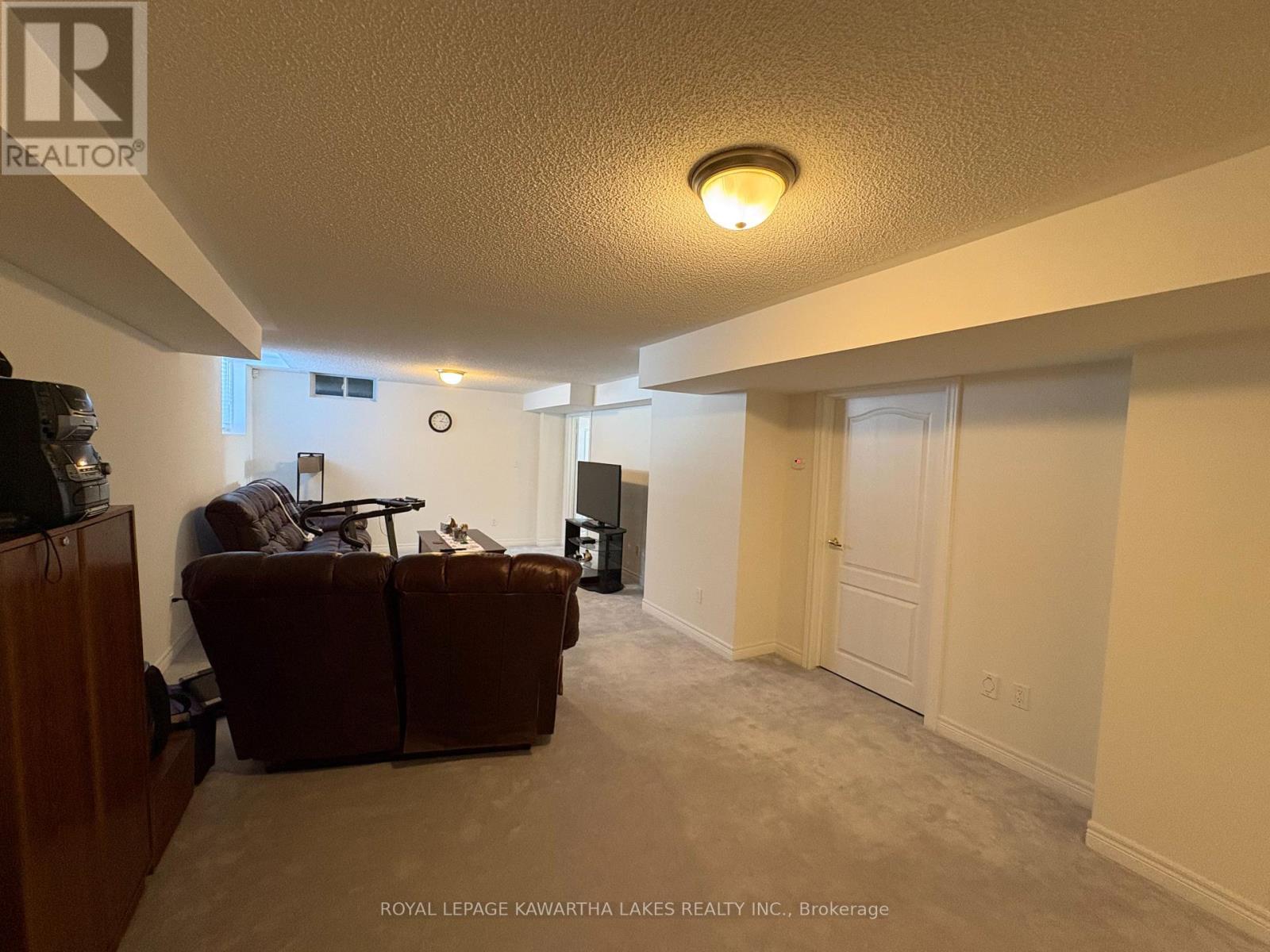 4 Maguire Street, Kawartha Lakes (Lindsay), Ontario  K9V 0L4 - Photo 31 - X12850514