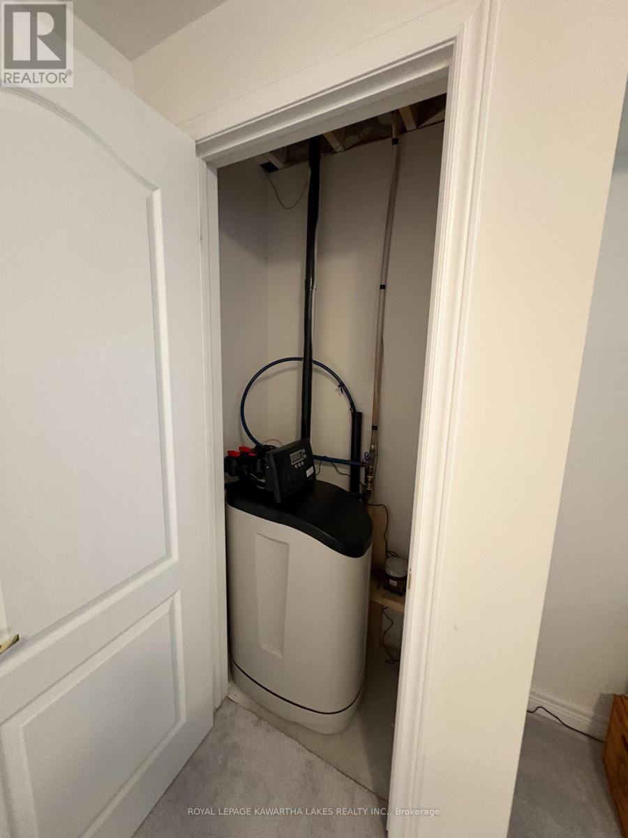 4 Maguire Street, Kawartha Lakes (Lindsay), Ontario  K9V 0L4 - Photo 37 - X12850514