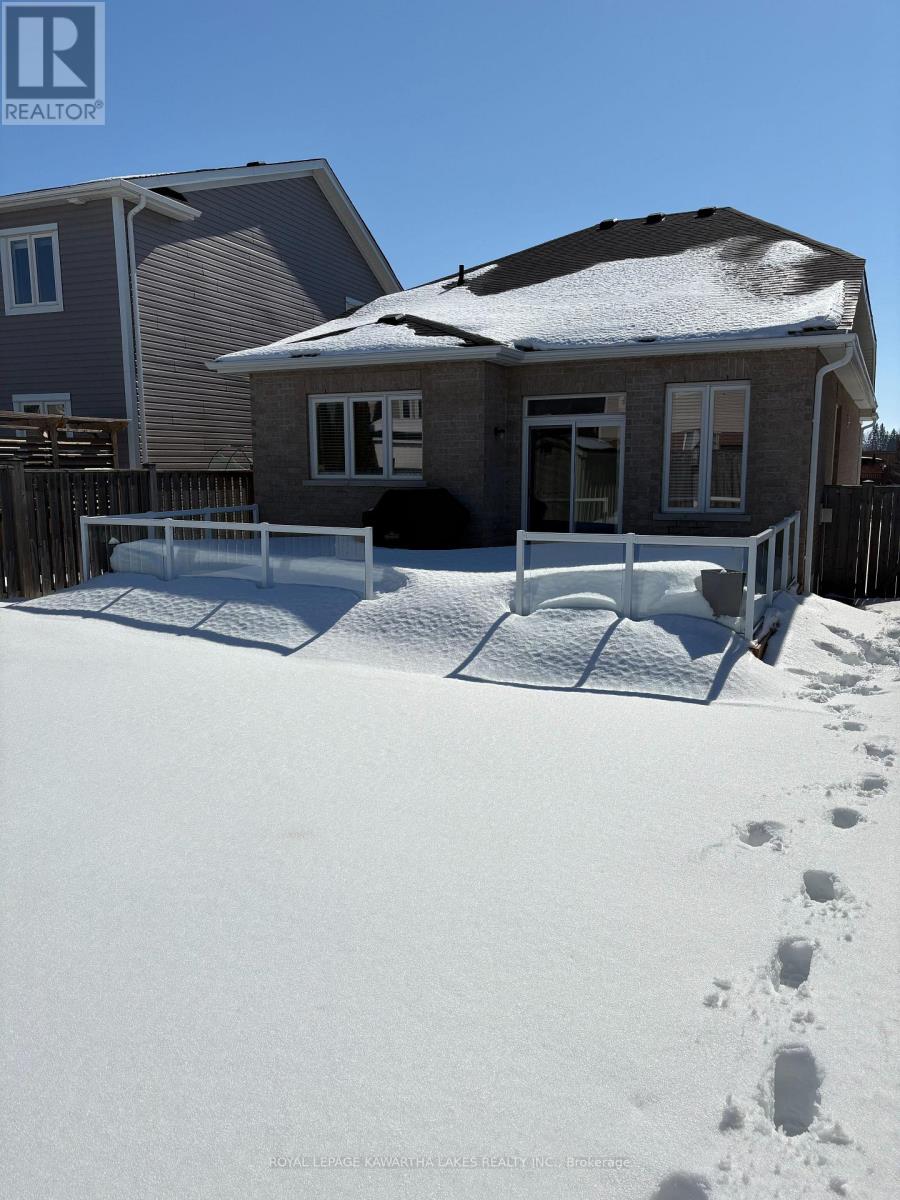 4 Maguire Street, Kawartha Lakes (Lindsay), Ontario  K9V 0L4 - Photo 4 - X12850514