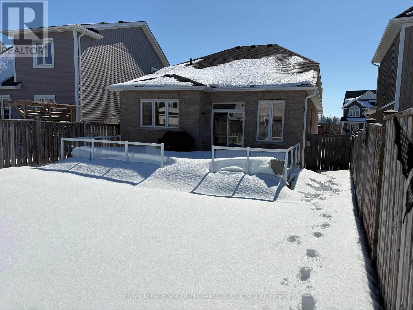 4 Maguire Street, Kawartha Lakes (Lindsay), Ontario  K9V 0L4 - Photo 5 - X12850514