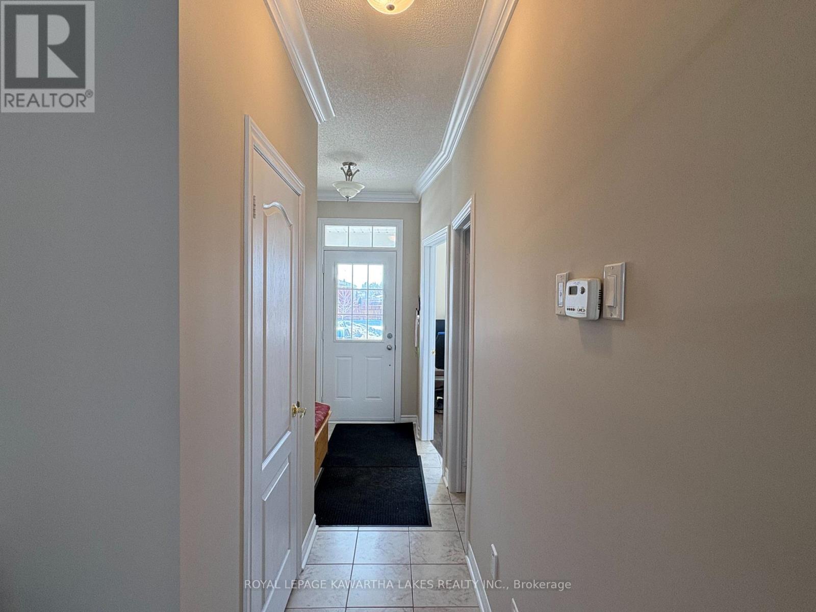 4 Maguire Street, Kawartha Lakes (Lindsay), Ontario  K9V 0L4 - Photo 9 - X12850514