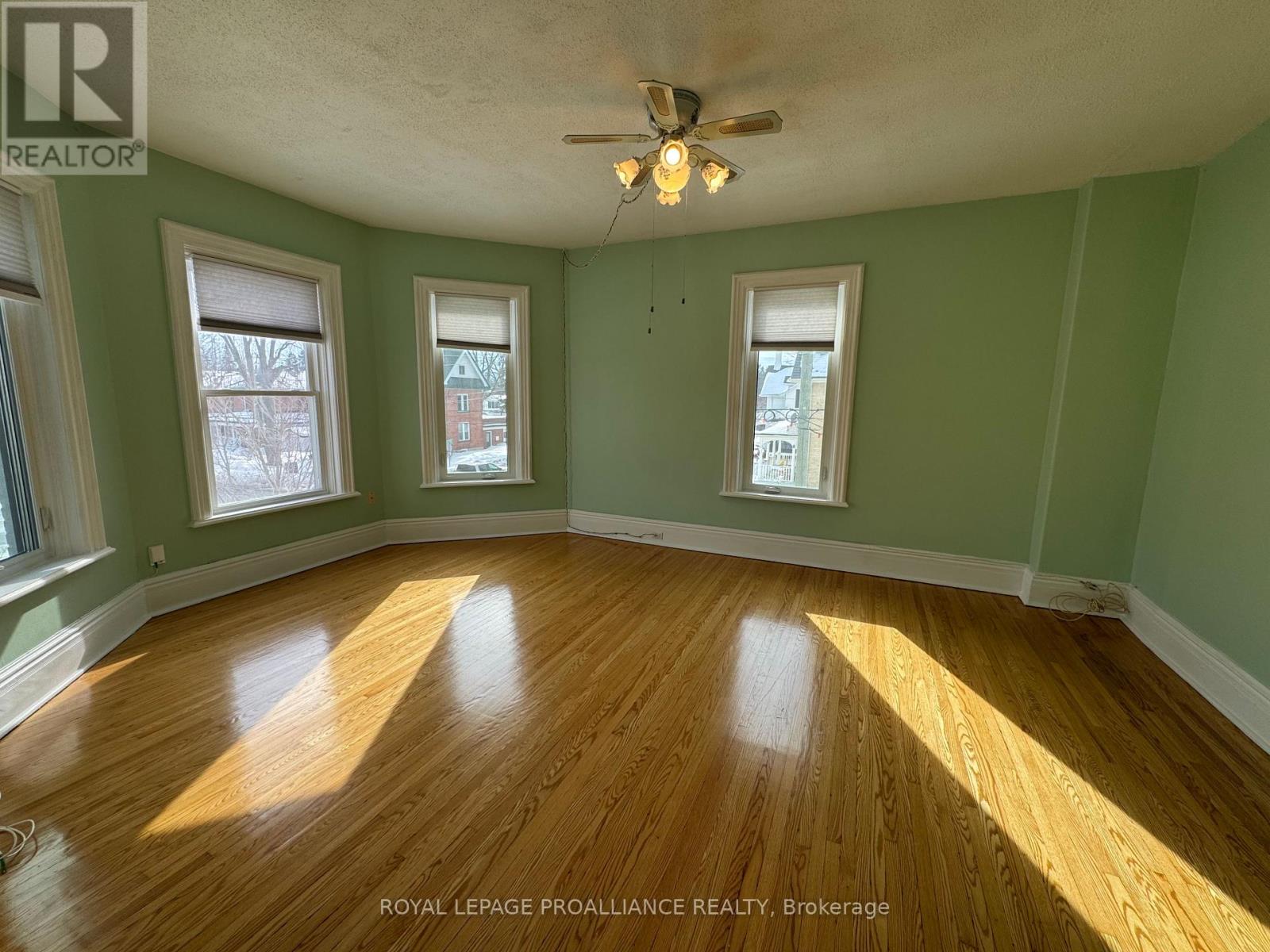 36 Sussex Street N, Kawartha Lakes (Lindsay), Ontario  K9V 3N7 - Photo 15 - X12850542