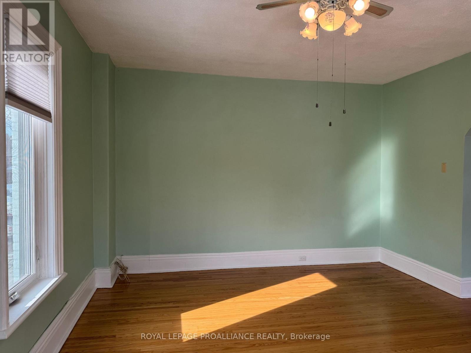 36 Sussex Street N, Kawartha Lakes (Lindsay), Ontario  K9V 3N7 - Photo 18 - X12850542