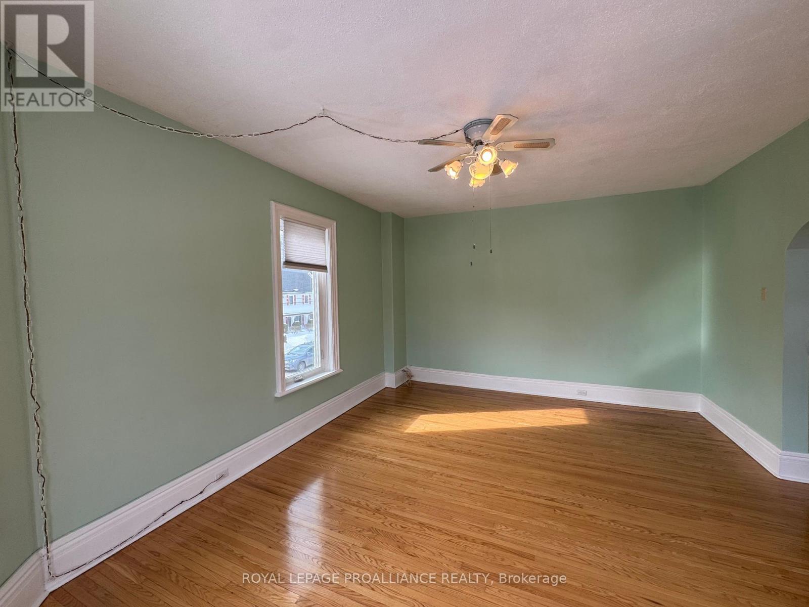 36 Sussex Street N, Kawartha Lakes (Lindsay), Ontario  K9V 3N7 - Photo 21 - X12850542