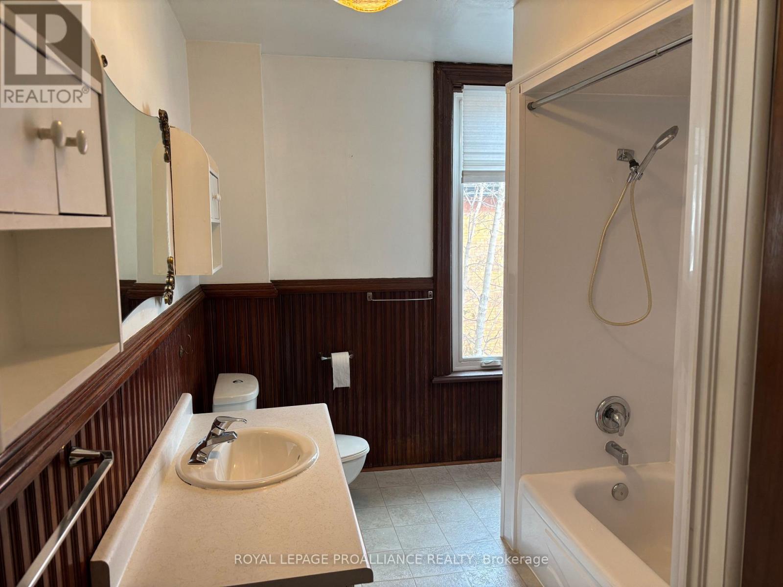 36 Sussex Street N, Kawartha Lakes (Lindsay), Ontario  K9V 3N7 - Photo 26 - X12850542