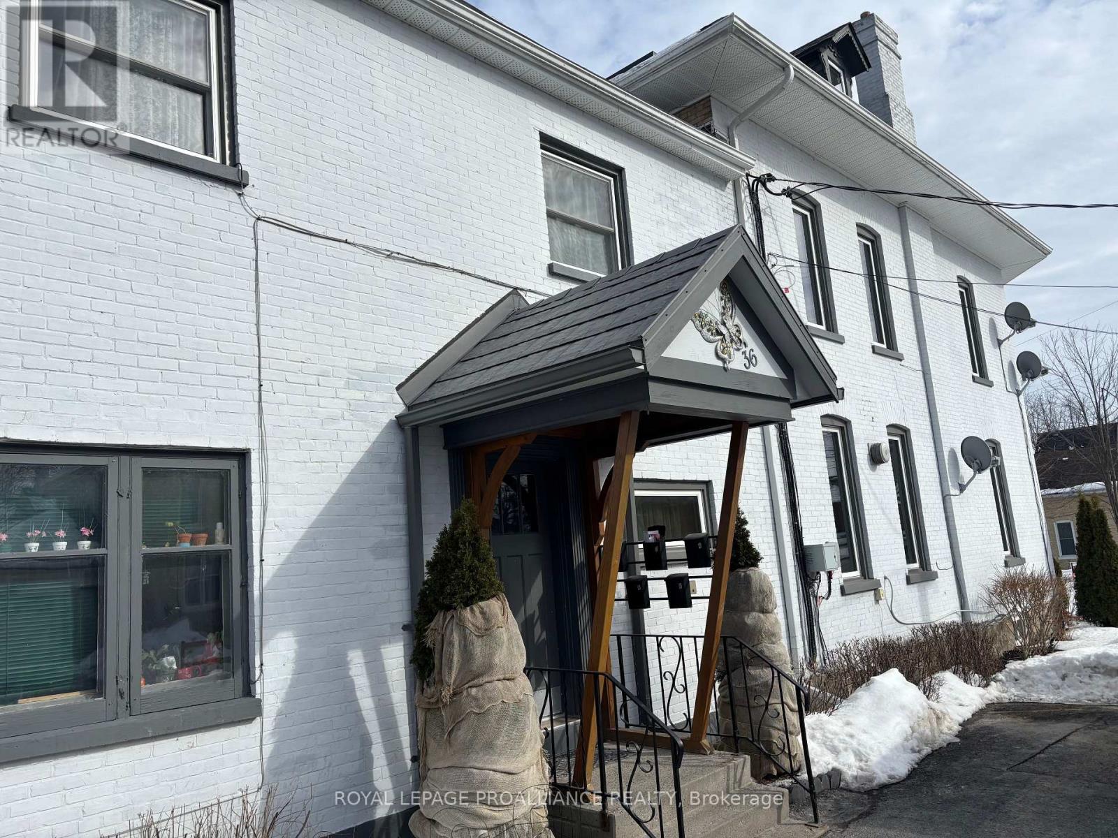 36 Sussex Street N, Kawartha Lakes (Lindsay), Ontario  K9V 3N7 - Photo 3 - X12850542