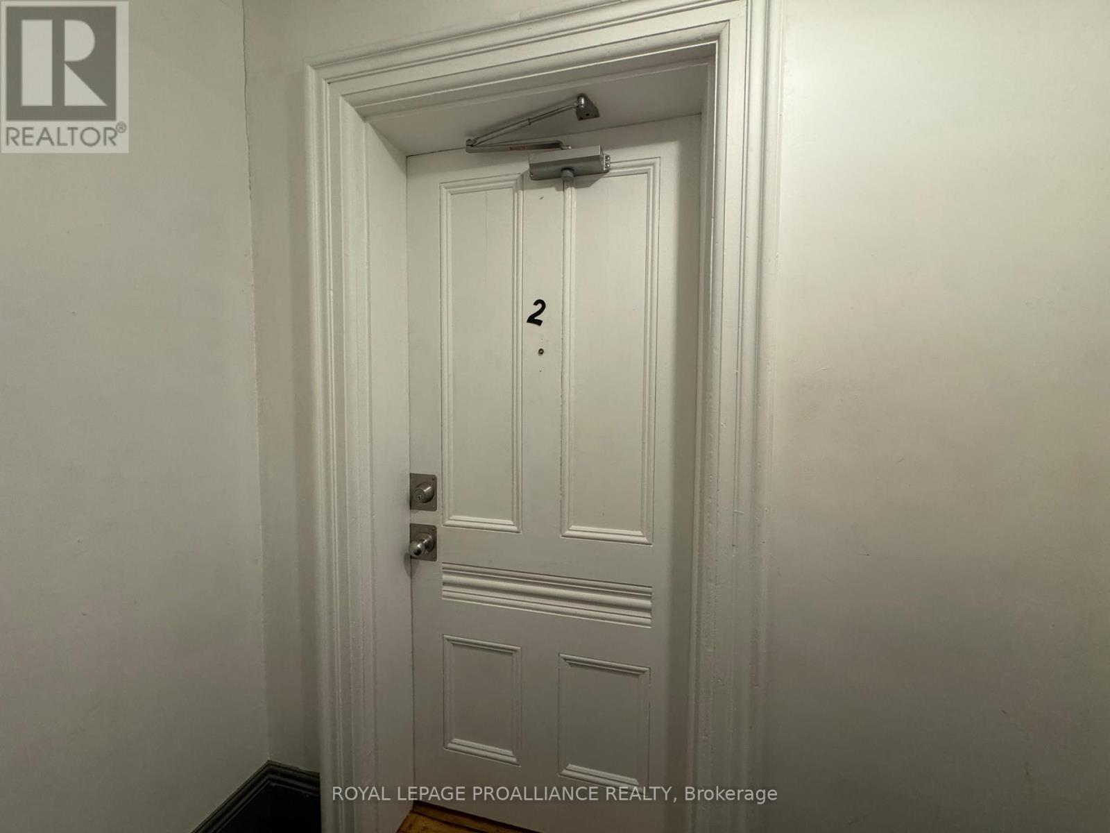 36 Sussex Street N, Kawartha Lakes (Lindsay), Ontario  K9V 3N7 - Photo 5 - X12850542