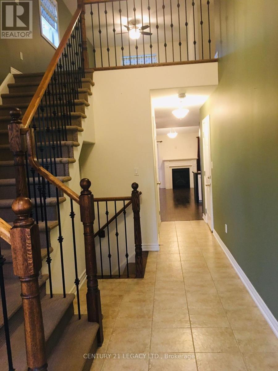 621 Grange Way, Peterborough (Northcrest Ward 5), Ontario  K9H 7M1 - Photo 5 - X12850762