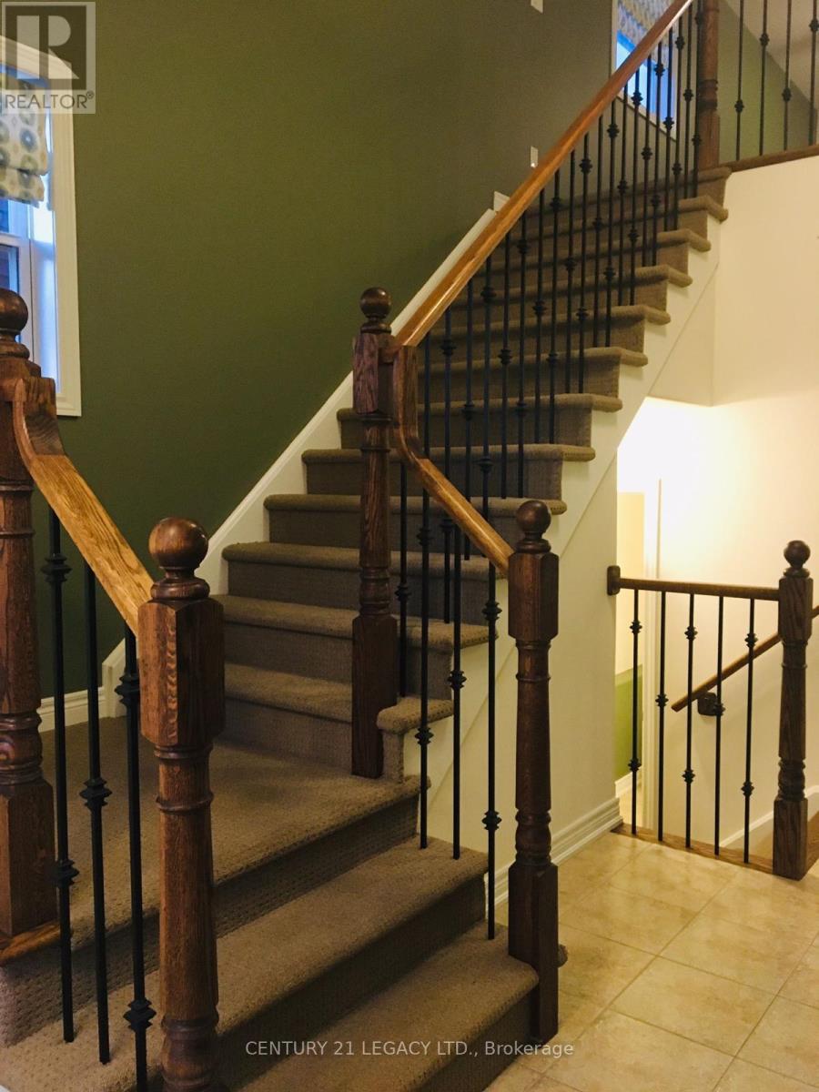 621 Grange Way, Peterborough (Northcrest Ward 5), Ontario  K9H 7M1 - Photo 6 - X12850762