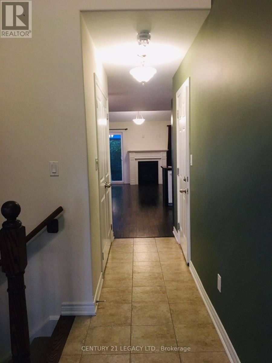 621 Grange Way, Peterborough (Northcrest Ward 5), Ontario  K9H 7M1 - Photo 7 - X12850762