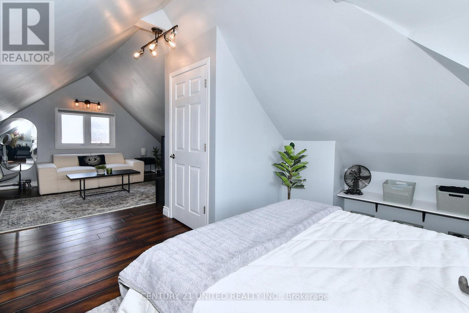 27 Park Street N, Peterborough (Town Ward 3), Ontario  K9J 3V3 - Photo 36 - X12851172