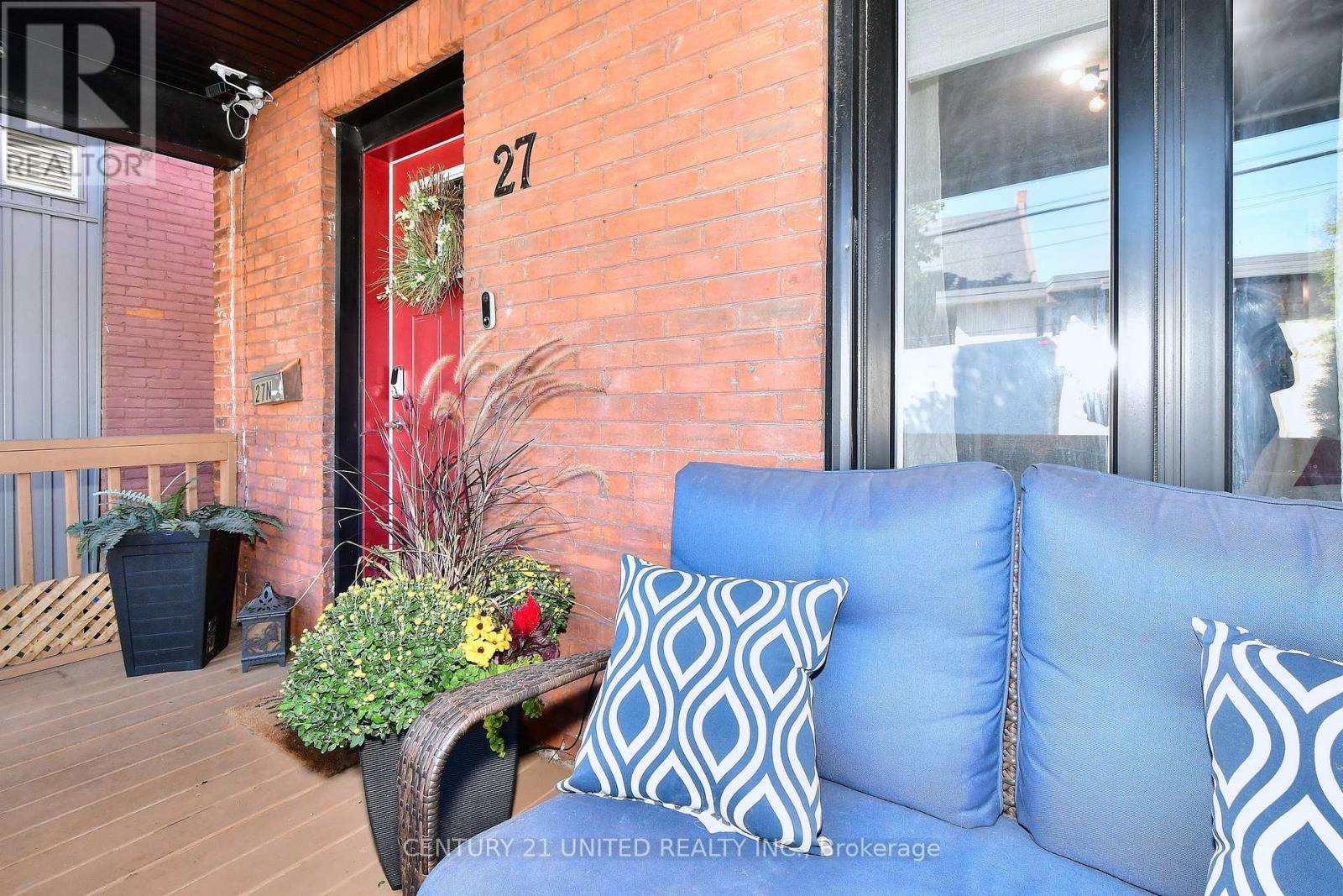 27 Park Street N, Peterborough (Town Ward 3), Ontario  K9J 3V3 - Photo 4 - X12851172