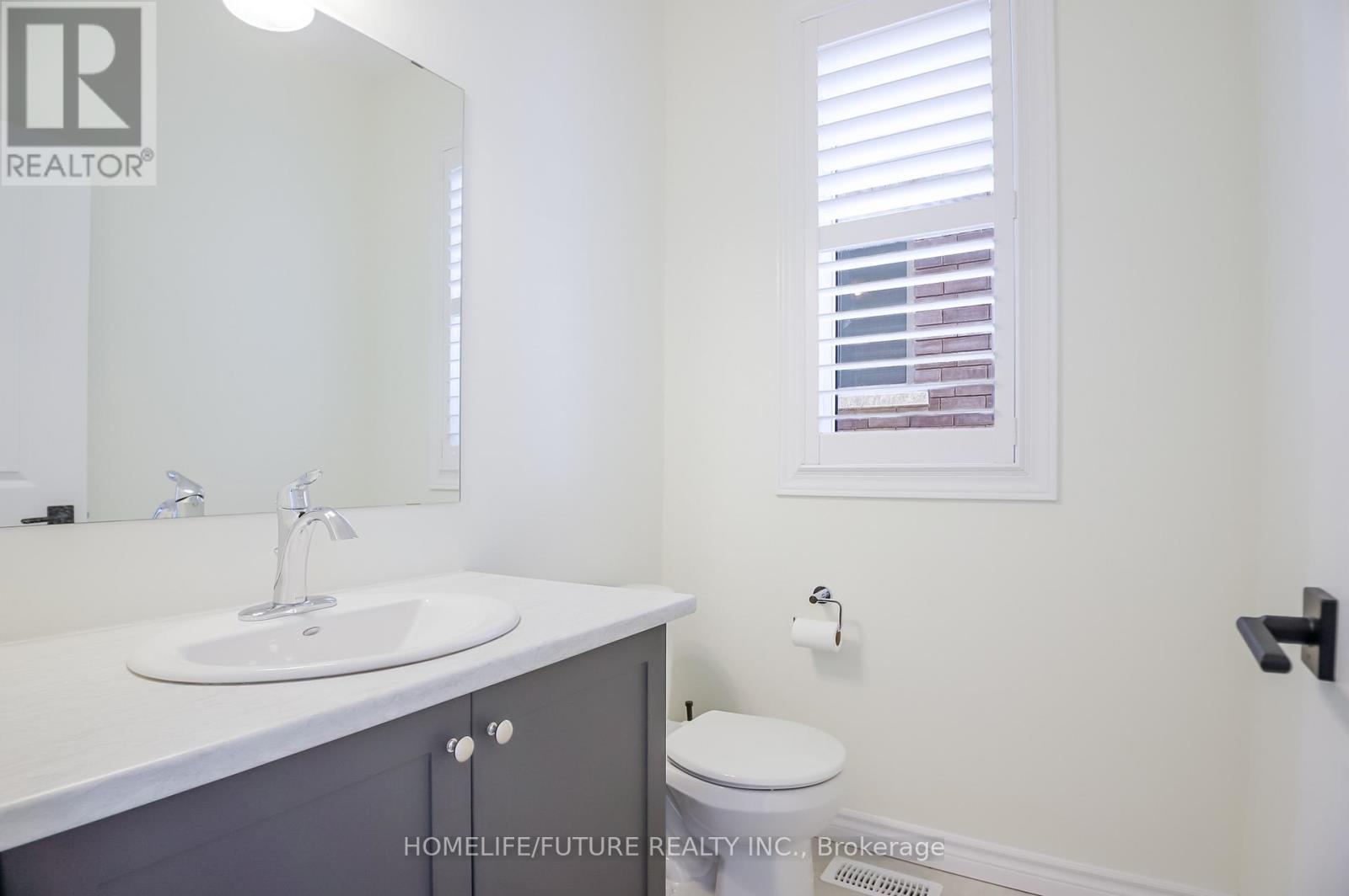 225 O'neil Street, Peterborough (Monaghan Ward 2), Ontario  K9K 0H5 - Photo 4 - X12851404