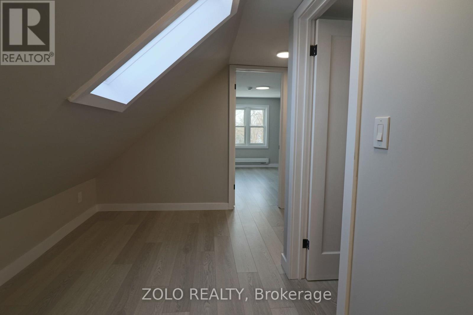 498 Charlotte Street, Peterborough (Town Ward 3), Ontario  K9J 2W3 - Photo 11 - X12851916