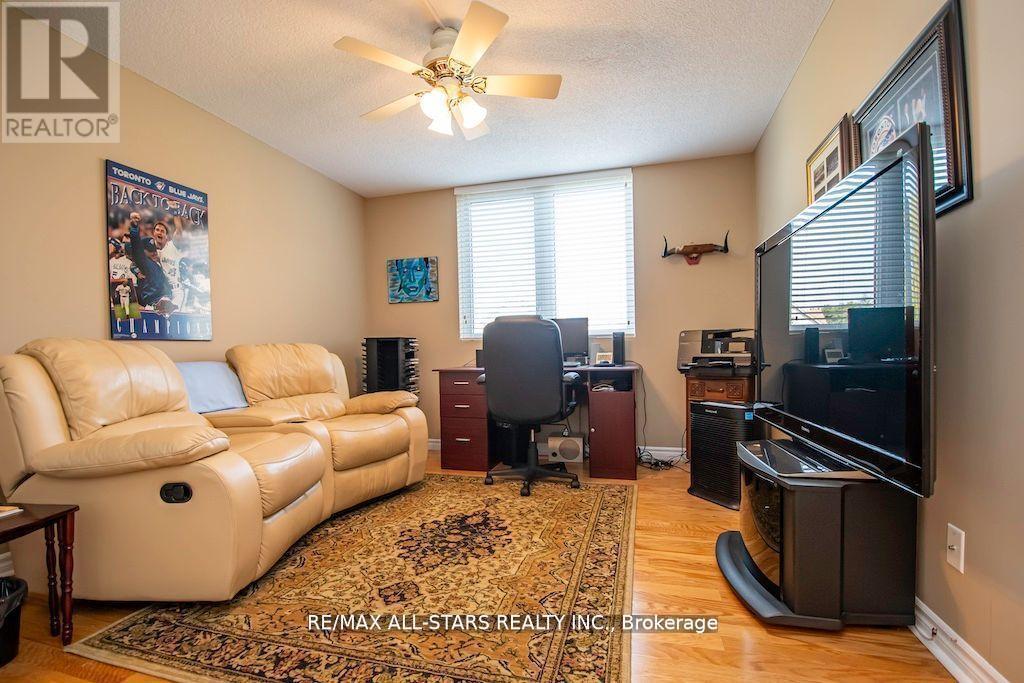 305 - 51 Rivermill Boulevard, Kawartha Lakes (Lindsay), Ontario  K9V 6E8 - Photo 18 - X12853376