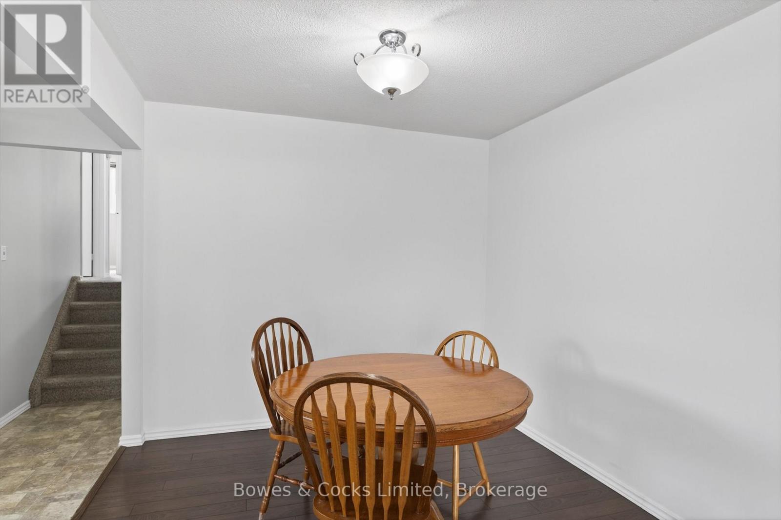 13 Mohawk Drive, Kawartha Lakes (Lindsay), Ontario  K9V 0J1 - Photo 11 - X12853566