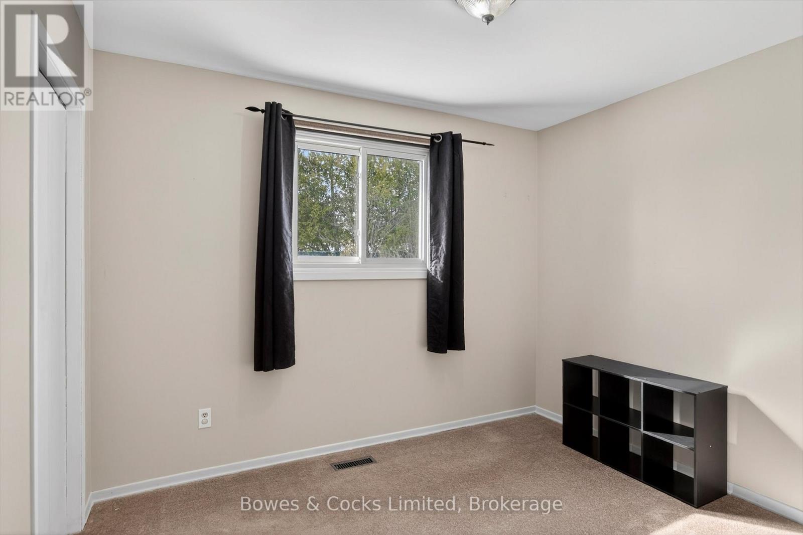 13 Mohawk Drive, Kawartha Lakes (Lindsay), Ontario  K9V 0J1 - Photo 24 - X12853566