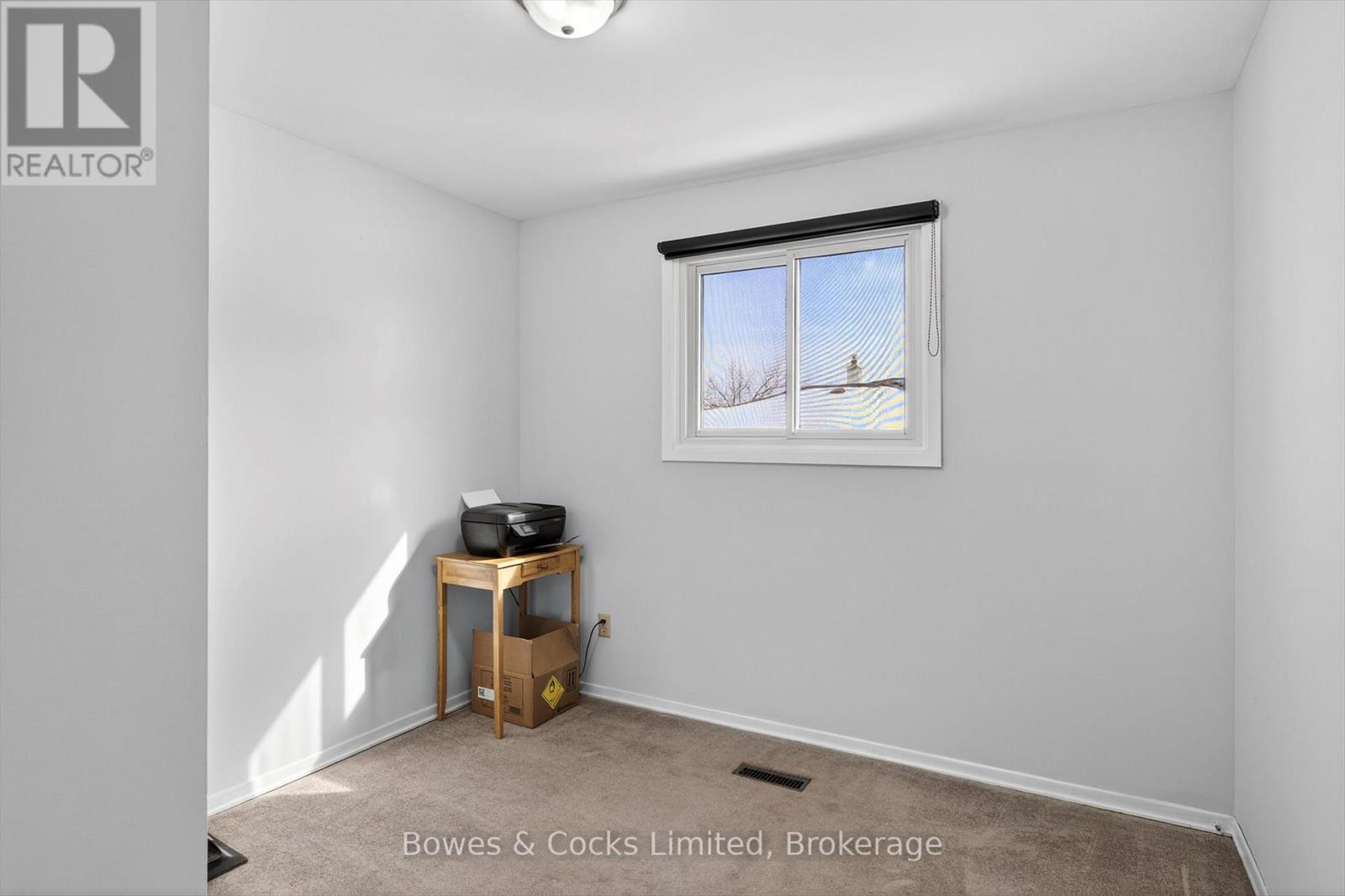 13 Mohawk Drive, Kawartha Lakes (Lindsay), Ontario  K9V 0J1 - Photo 26 - X12853566