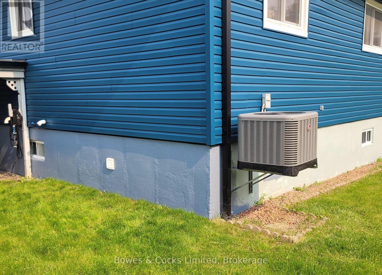 13 Mohawk Drive, Kawartha Lakes (Lindsay), Ontario  K9V 0J1 - Photo 48 - X12853566