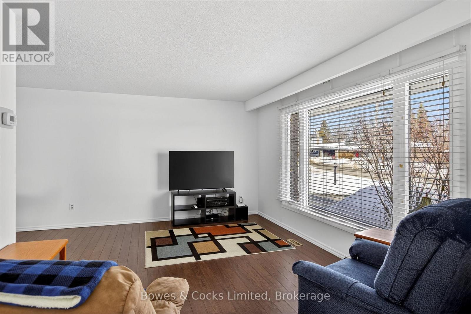 13 Mohawk Drive, Kawartha Lakes (Lindsay), Ontario  K9V 0J1 - Photo 7 - X12853566