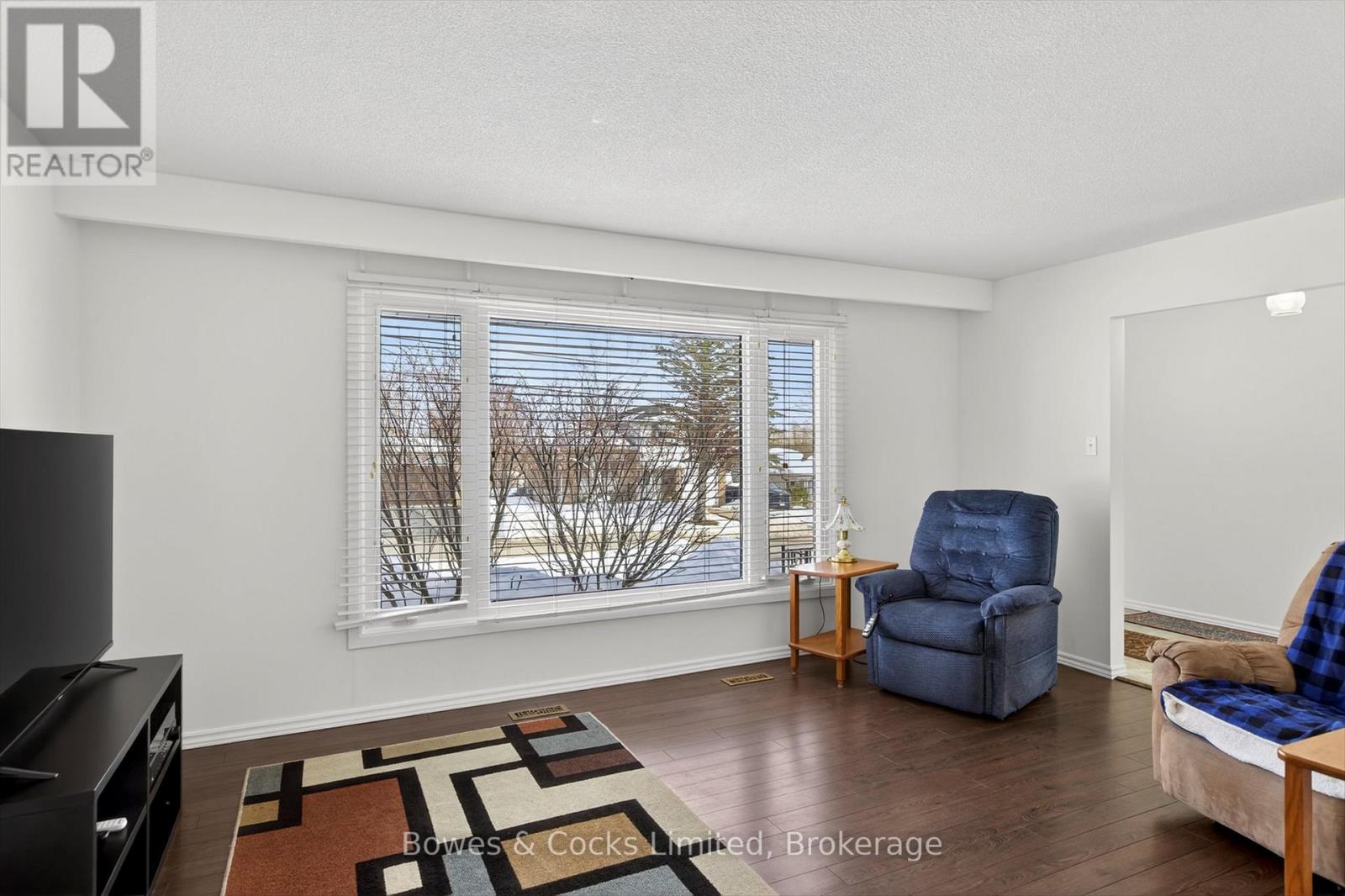 13 Mohawk Drive, Kawartha Lakes (Lindsay), Ontario  K9V 0J1 - Photo 8 - X12853566