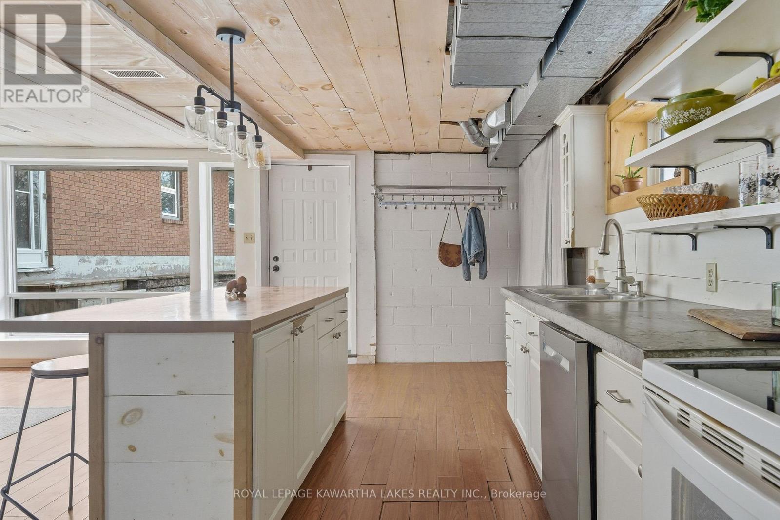 77 County Rd 36, Kawartha Lakes (Ops), Ontario  K9V 4R4 - Photo 37 - X12853898