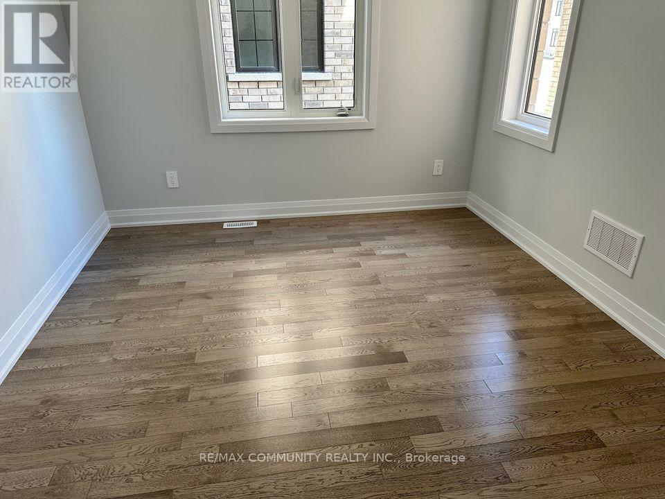 7 O'neill Street, Kawartha Lakes (Lindsay), Ontario  K9V 6K2 - Photo 12 - X12854706