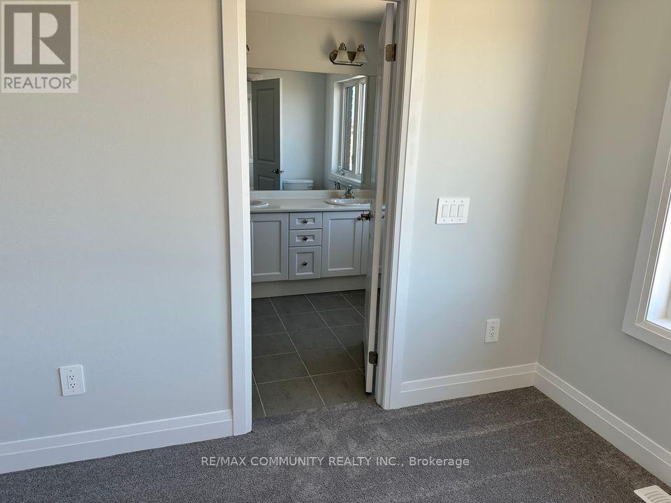 7 O'neill Street, Kawartha Lakes (Lindsay), Ontario  K9V 6K2 - Photo 18 - X12854706