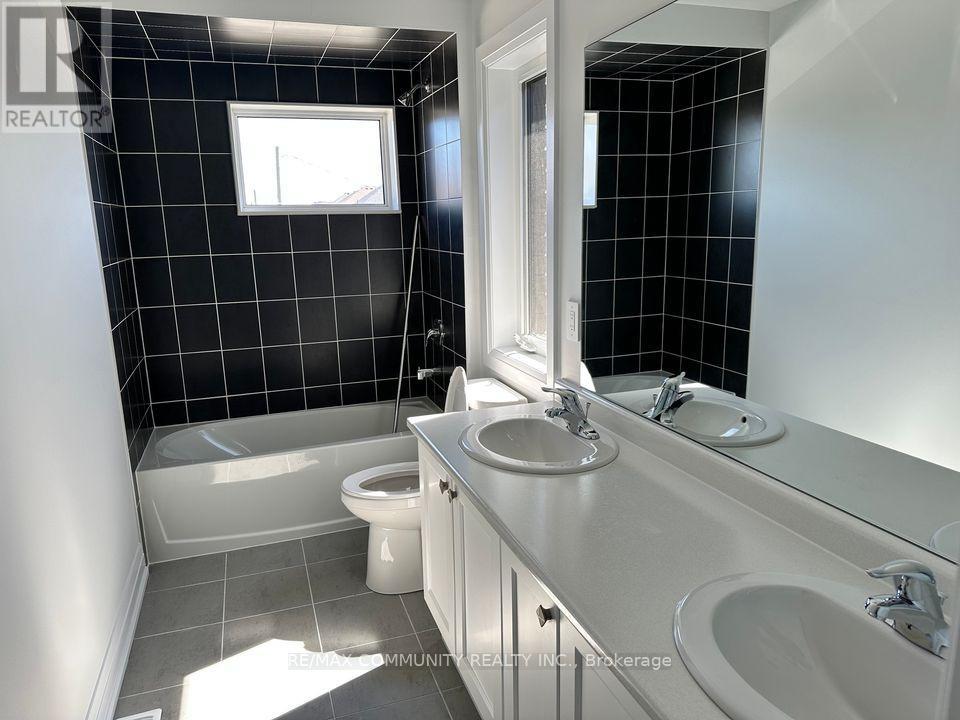 7 O'neill Street, Kawartha Lakes (Lindsay), Ontario  K9V 6K2 - Photo 19 - X12854706