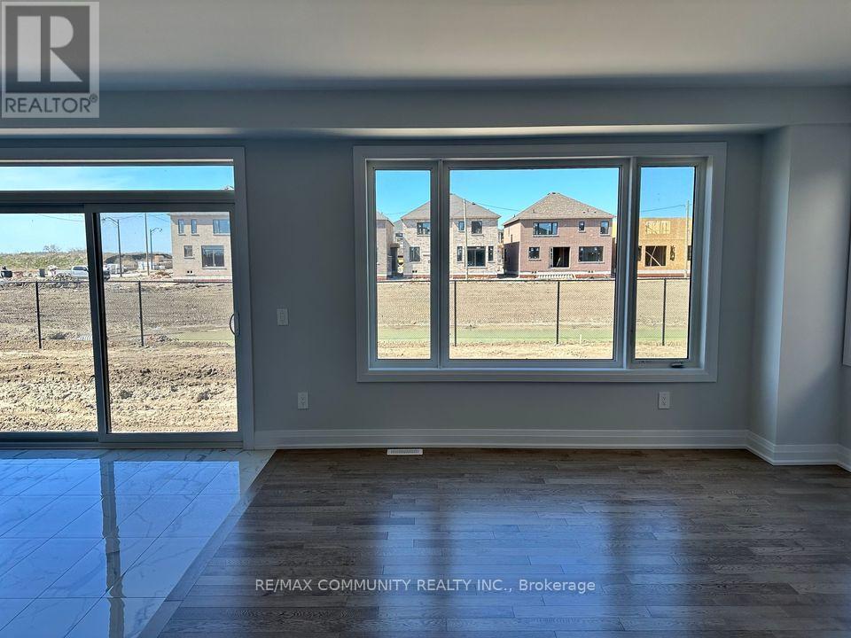 7 O'neill Street, Kawartha Lakes (Lindsay), Ontario  K9V 6K2 - Photo 2 - X12854706