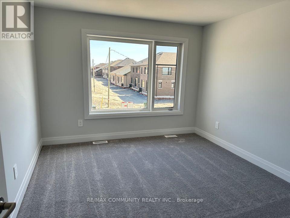 7 O'neill Street, Kawartha Lakes (Lindsay), Ontario  K9V 6K2 - Photo 7 - X12854706