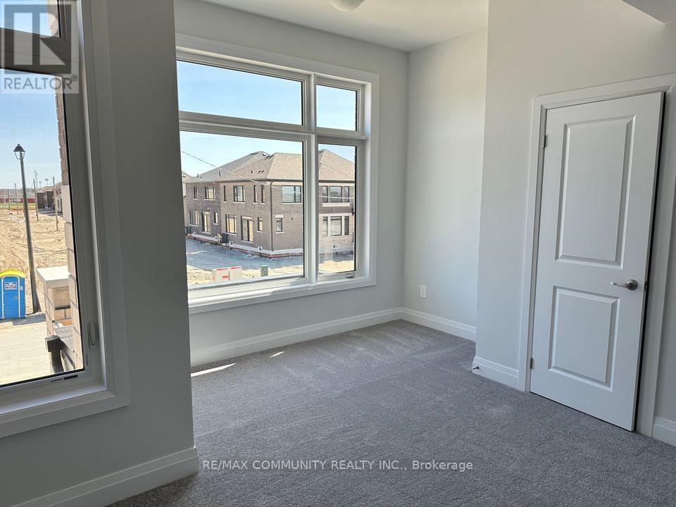 7 O'neill Street, Kawartha Lakes (Lindsay), Ontario  K9V 6K2 - Photo 8 - X12854706