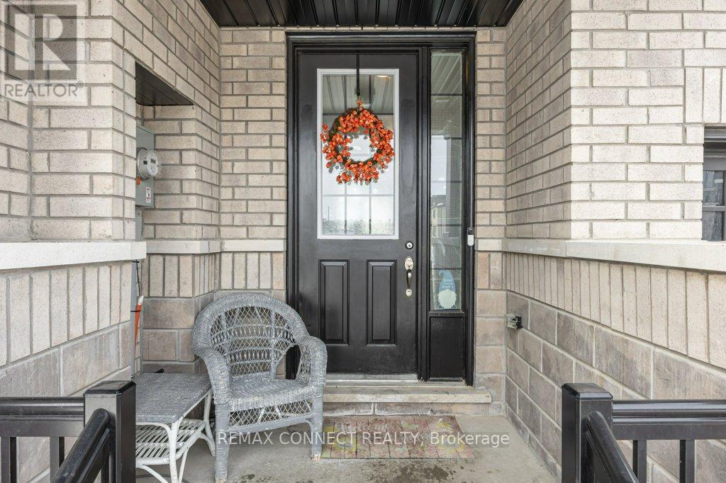 130 Corley Street, Kawartha Lakes (Lindsay), Ontario  K9V 6C2 - Photo 3 - X12856710