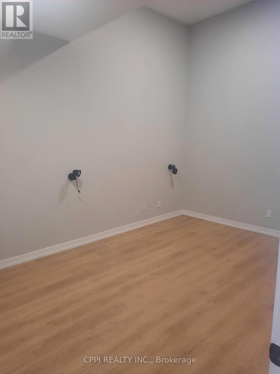 203 - 140 Simcoe Street, Peterborough (Town Ward 3), Ontario  K9H 0K5 - Photo 4 - X12856816