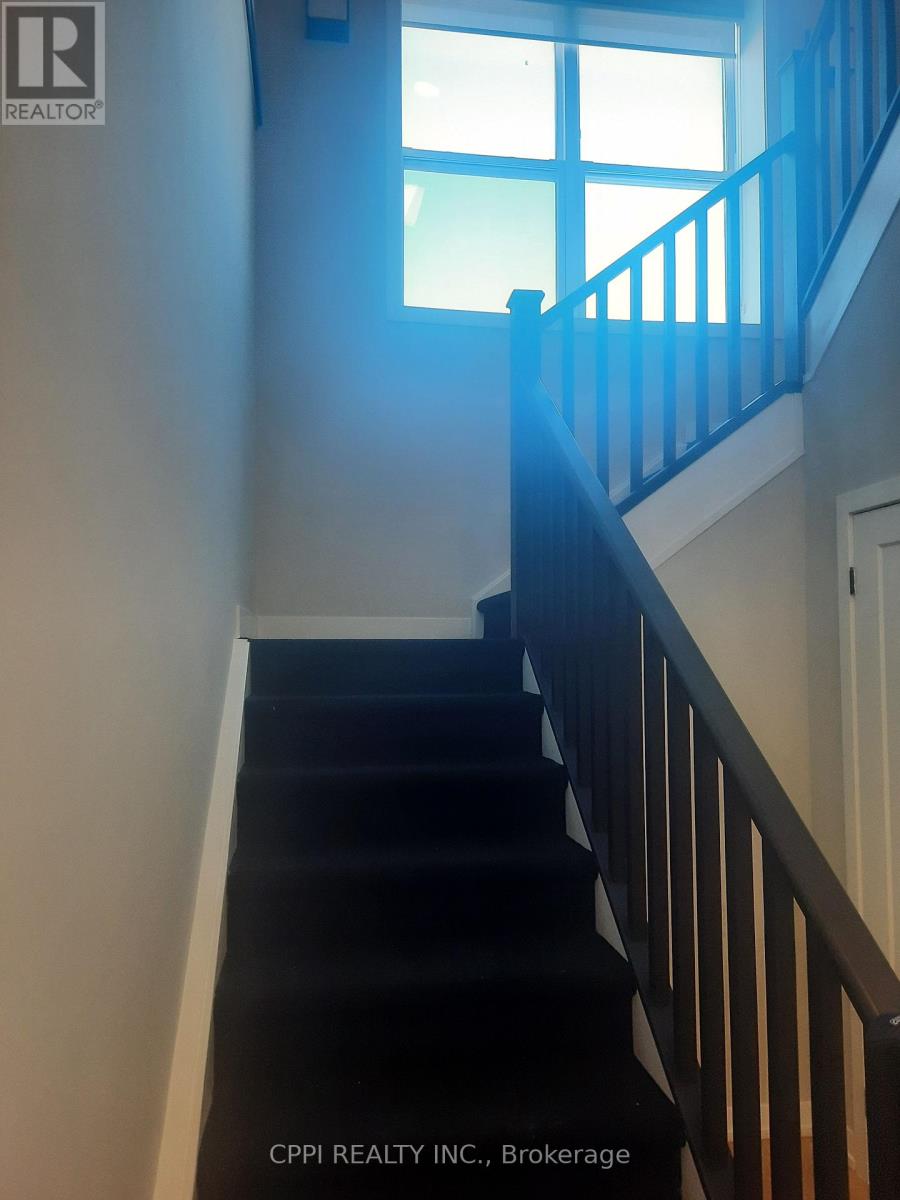 203 - 140 Simcoe Street, Peterborough (Town Ward 3), Ontario  K9H 0K5 - Photo 5 - X12856816