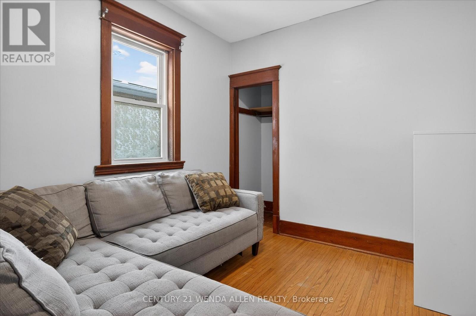 276 Mcgill Street, Peterborough (Otonabee Ward 1), Ontario  K9J 1W5 - Photo 12 - X12857640