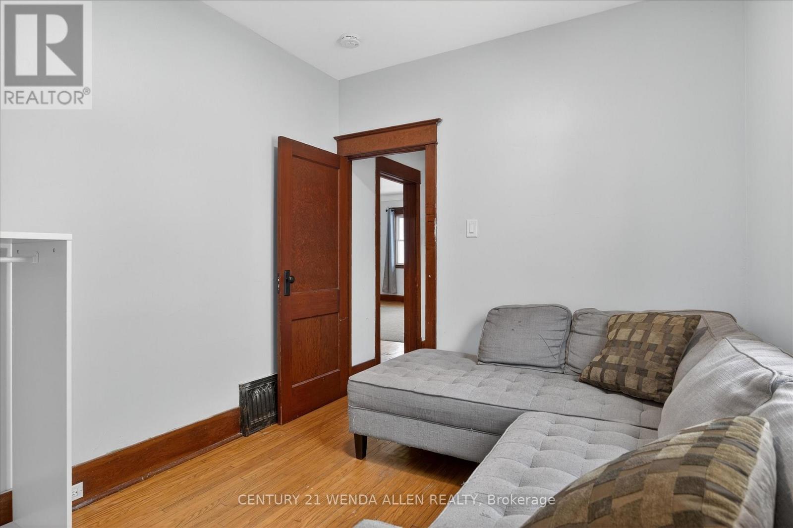 276 Mcgill Street, Peterborough (Otonabee Ward 1), Ontario  K9J 1W5 - Photo 13 - X12857640