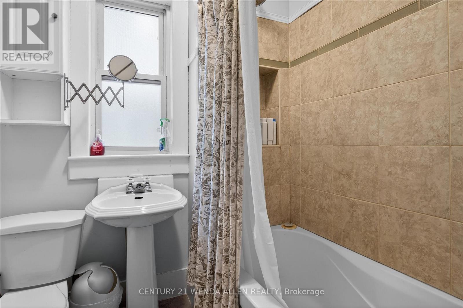 276 Mcgill Street, Peterborough (Otonabee Ward 1), Ontario  K9J 1W5 - Photo 14 - X12857640