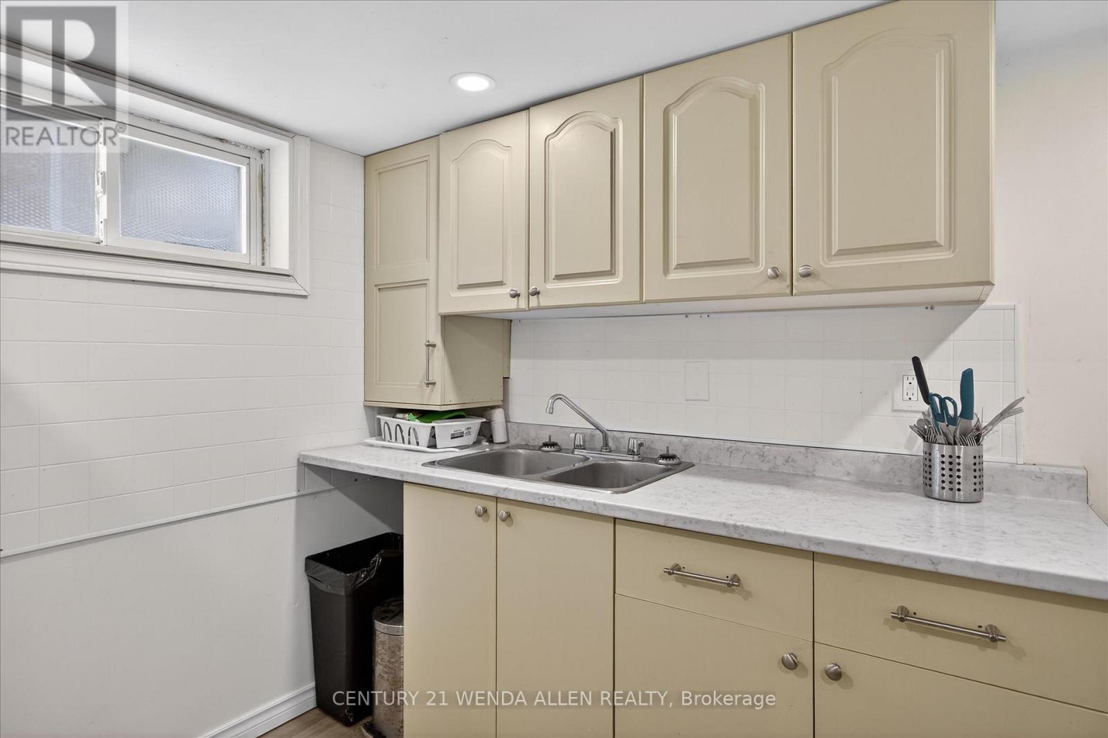 276 Mcgill Street, Peterborough (Otonabee Ward 1), Ontario  K9J 1W5 - Photo 28 - X12857640