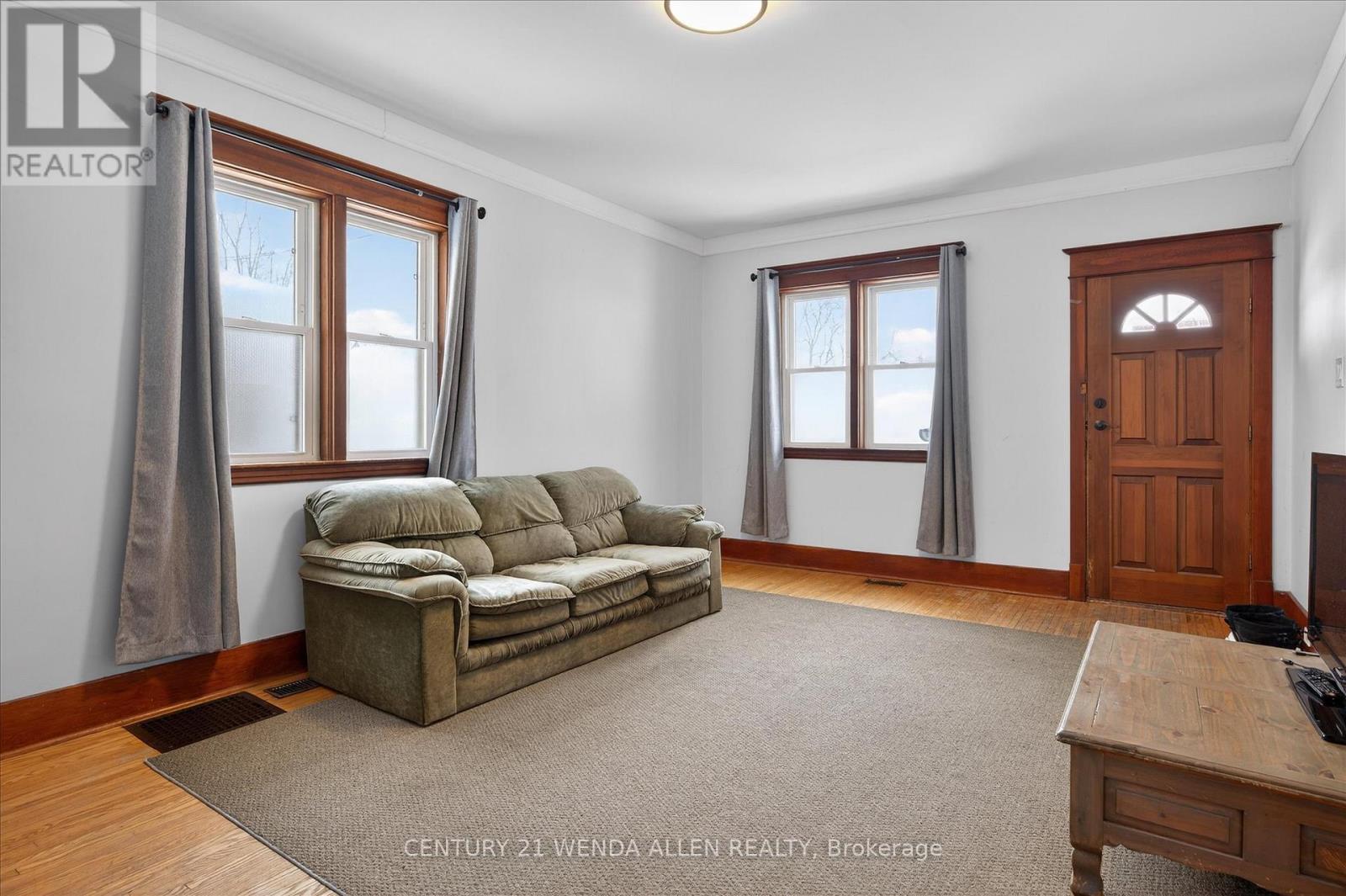 276 Mcgill Street, Peterborough (Otonabee Ward 1), Ontario  K9J 1W5 - Photo 7 - X12857640