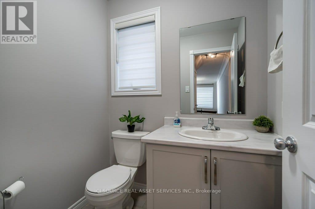 Upper - 505 Clayton Avenue, Peterborough (Monaghan Ward 2), Ontario  K9K 0H6 - Photo 12 - X12858070