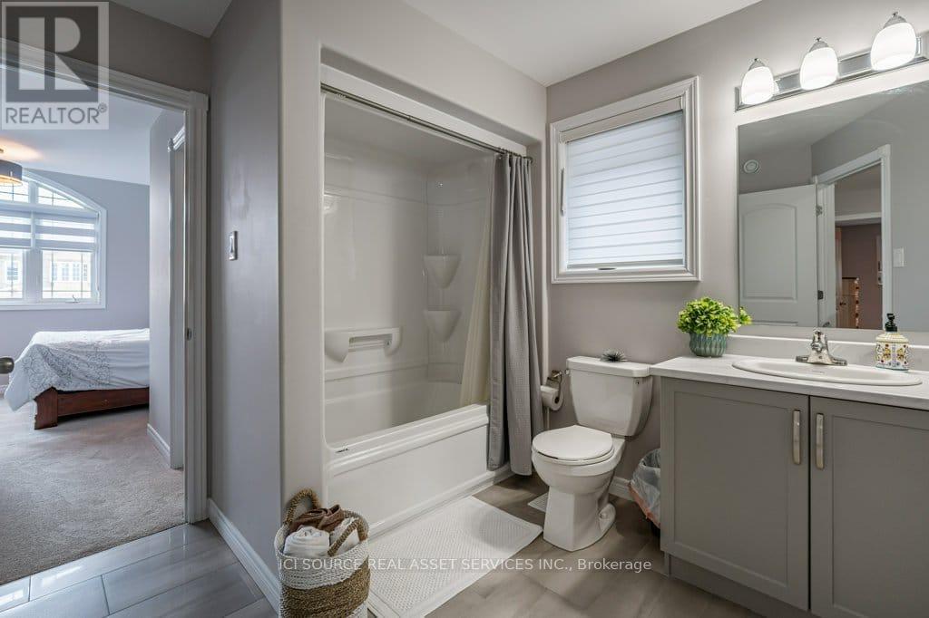 Upper - 505 Clayton Avenue, Peterborough (Monaghan Ward 2), Ontario  K9K 0H6 - Photo 19 - X12858070