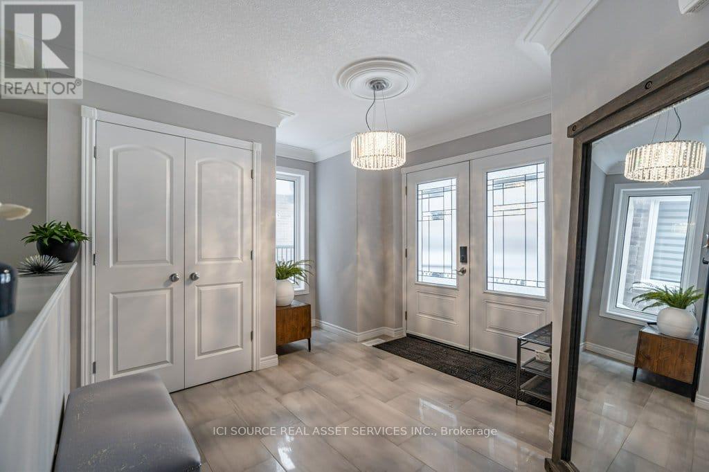 Upper - 505 Clayton Avenue, Peterborough (Monaghan Ward 2), Ontario  K9K 0H6 - Photo 3 - X12858070