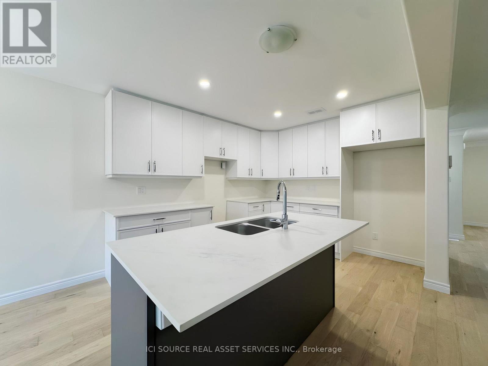 226 O'neil Street, Peterborough (Monaghan Ward 2), Ontario  K9K 0H1 - Photo 6 - X12860034