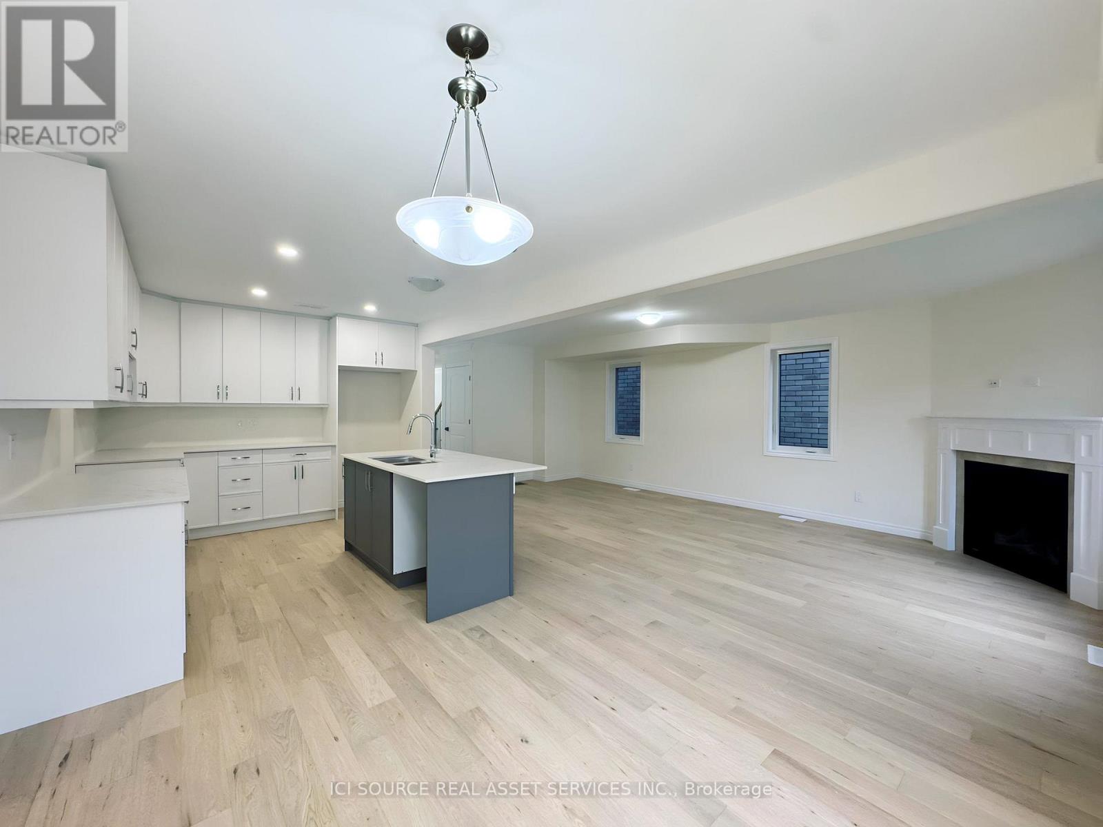 226 O'neil Street, Peterborough (Monaghan Ward 2), Ontario  K9K 0H1 - Photo 8 - X12860034