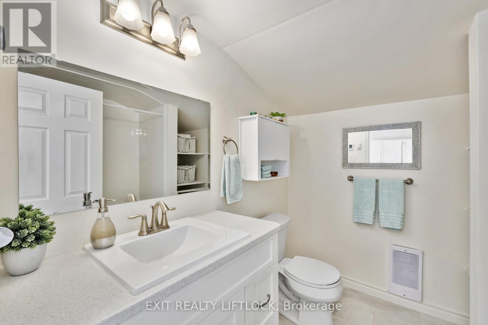 834 Water Street, Peterborough (Northcrest Ward 5), Ontario  K9H 3N9 - Photo 8 - X12860266