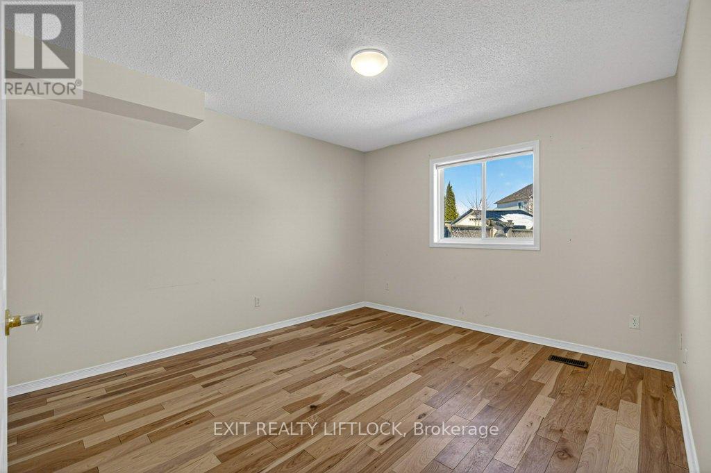 1418 Hancox Court, Peterborough (Monaghan Ward 2), Ontario  K9K 2M2 - Photo 14 - X12860484